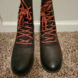 New Teva Anaya Lace Up Waterproof Boot Size 8